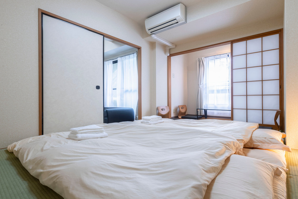 羽毛布団の寿命は何年?買い替え時期や長持ちのコツを解説します。