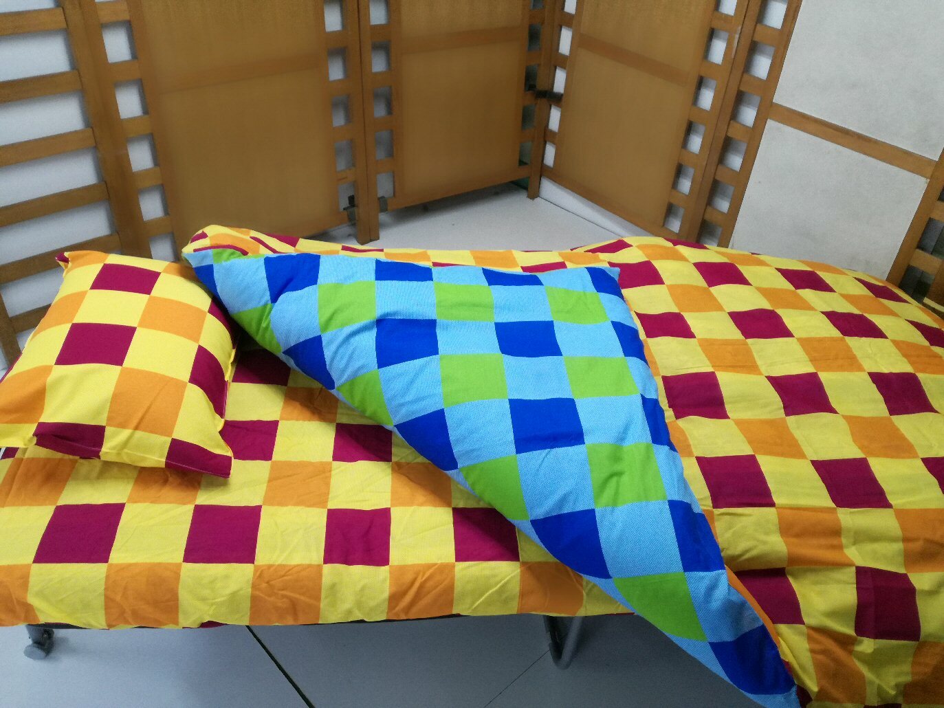 毛布カバー 145×205cm 寝具カバー リバーシブル【少し小さめ 掛け布団カバー 兼用】 全2色