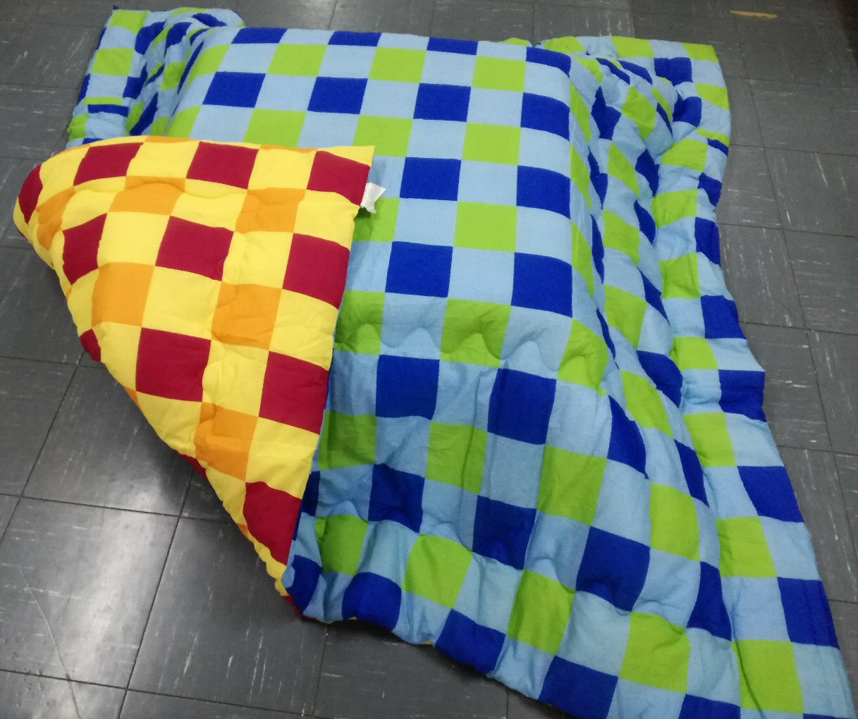 こたつ布団 185x185cm (側寸200×200cm) 正方形リバーシブル(イエロー、ブルー)